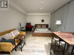 Building Photo - 576 Front St W