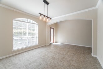 Building Photo - 139 S Rocky Point Cir