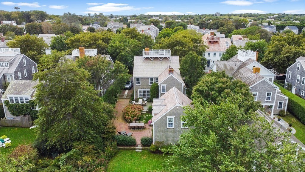 27 Woodbury Ln, Nantucket, MA 02554 House for Rent in Nantucket, MA