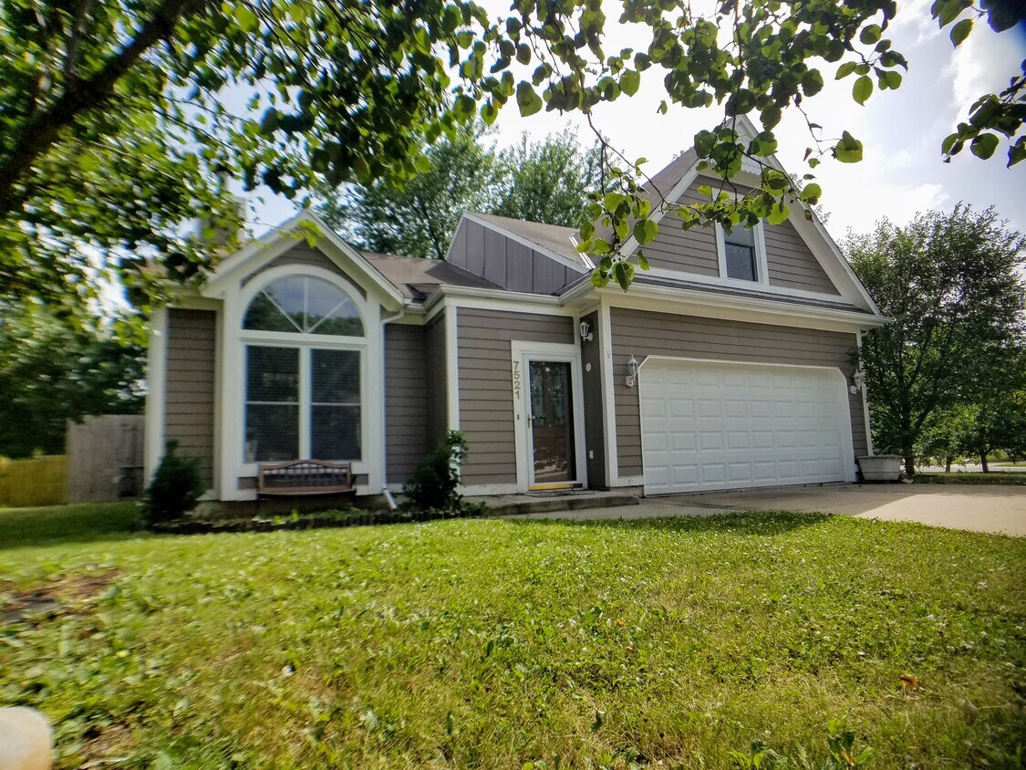 7521 W 154th Terrace, Overland Park, KS 66223 House Rental in