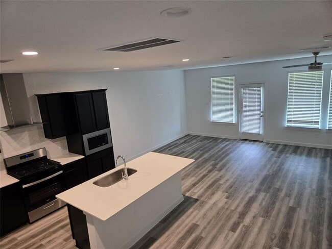 Foto del edificio - 3131 Creston Gate Dr