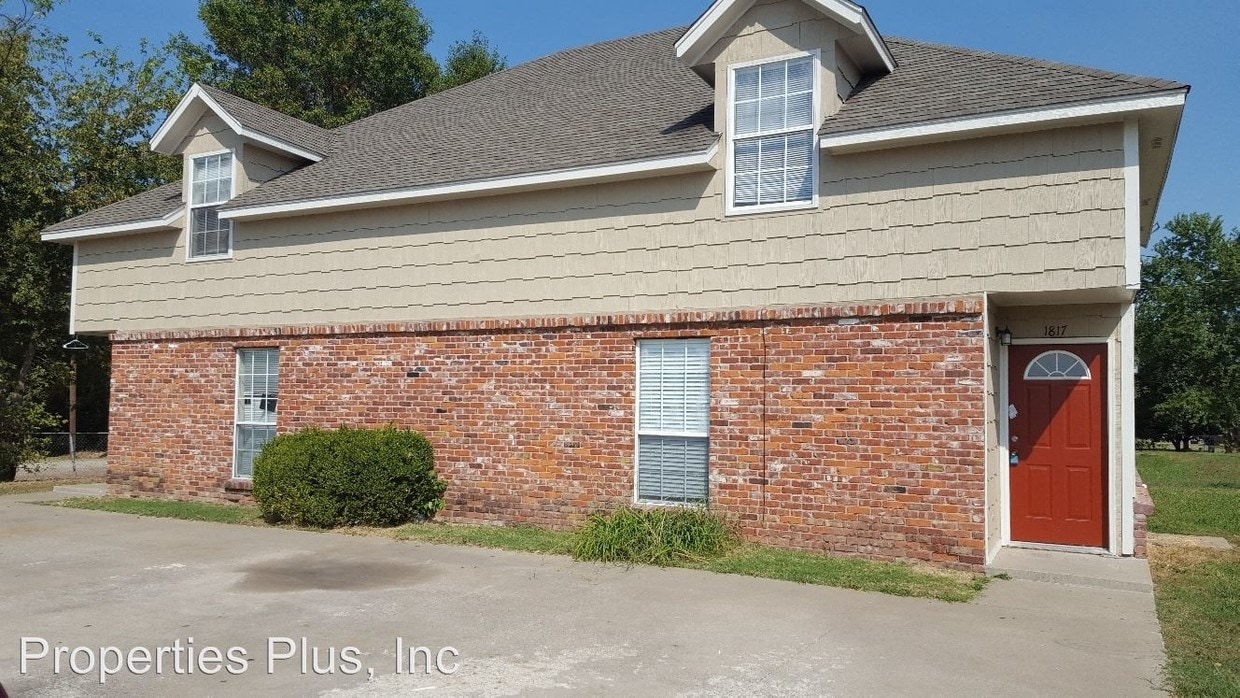 1815 S Osage St, Skiatook, OK 74070 Condo for Rent in Skiatook, OK