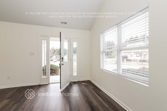 Foto del edificio - 299 Maynard S Dr