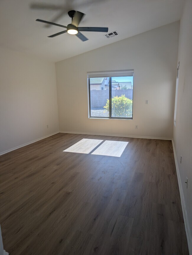 Foto del edificio - 6342 S Neuman Pl