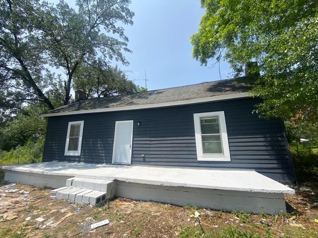 Primary Photo - 12 Eaves Dr