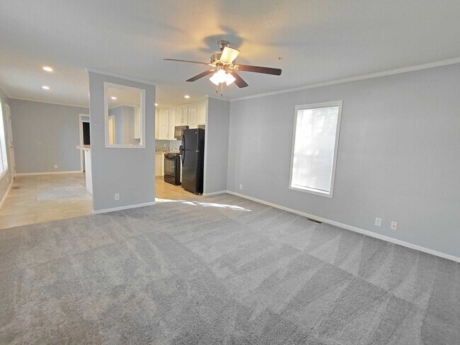 Foto del edificio - 2112 Bluebird Terrace NW