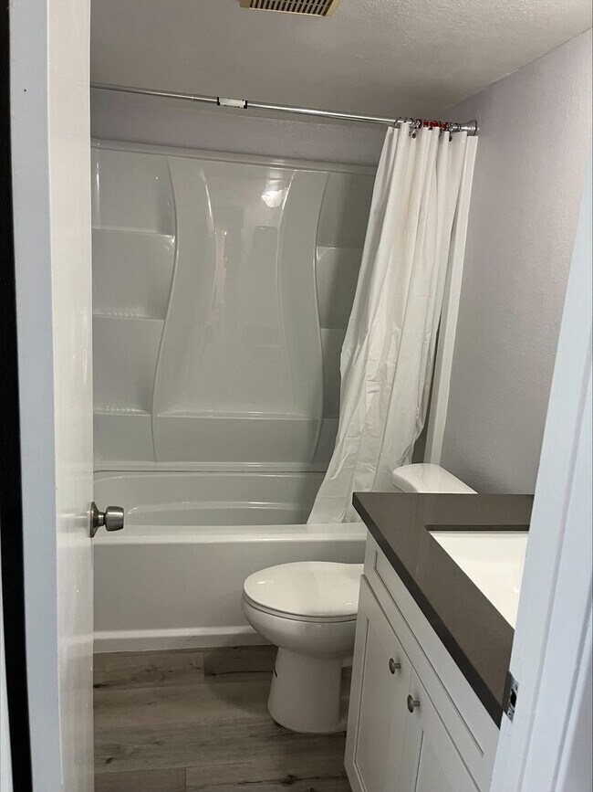 Foto del edificio - Condo 3 bedrooms and 2.5 baths in Alhambra