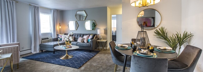 Living Room - Fairlawn Estates at the T