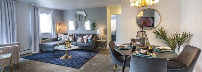 Sala de estar - Fairlawn Estates at the T