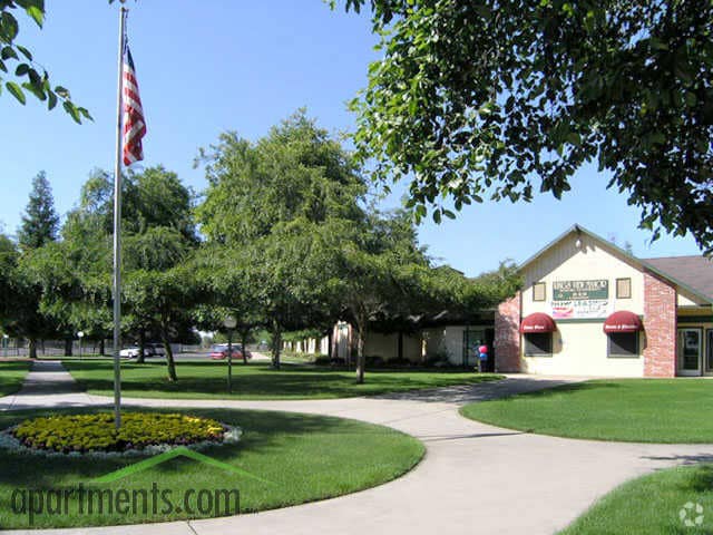Entrance - Kings View Manor Senior Living 55 and Better