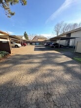 Building Photo - 6850 Country Club Dr