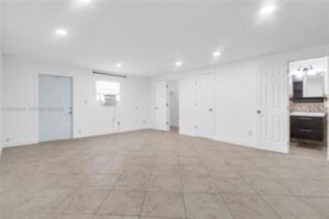 Foto del edificio - 1041 NE 9th Ave