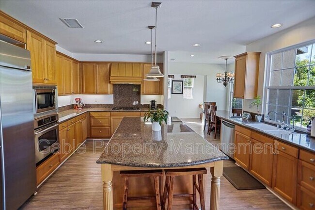 Foto del edificio - 26155 Lone Rock Ct