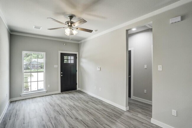 Foto del edificio - 4206 Larkspur St