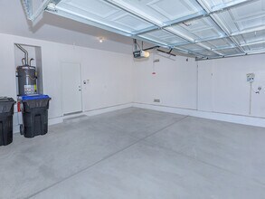 Building Photo - Suncrest Townhomes