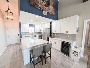 Building Photo - 14100 River Rd