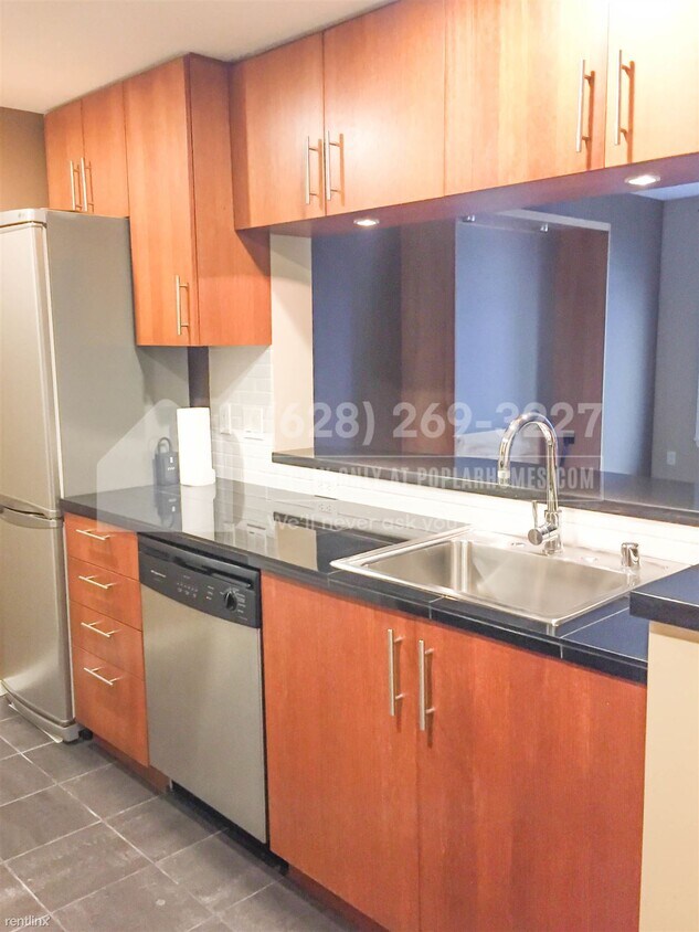 Foto principal - Studio, 1 bath Condo - 2721 1st Ave #501 -