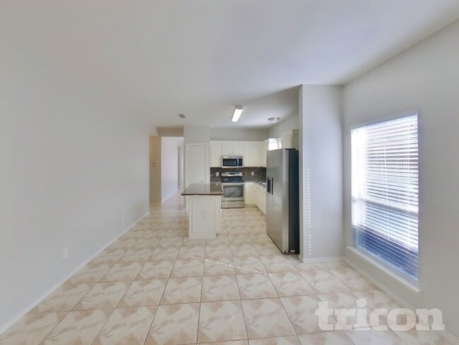 Building Photo - 7112 Avington Way