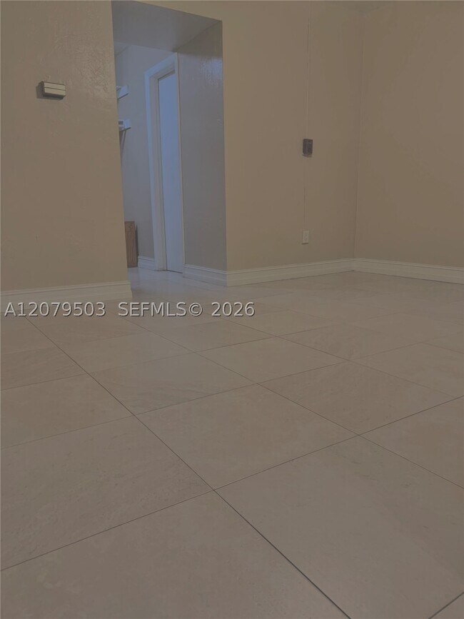 Foto del edificio - 10901 N Kendall Dr