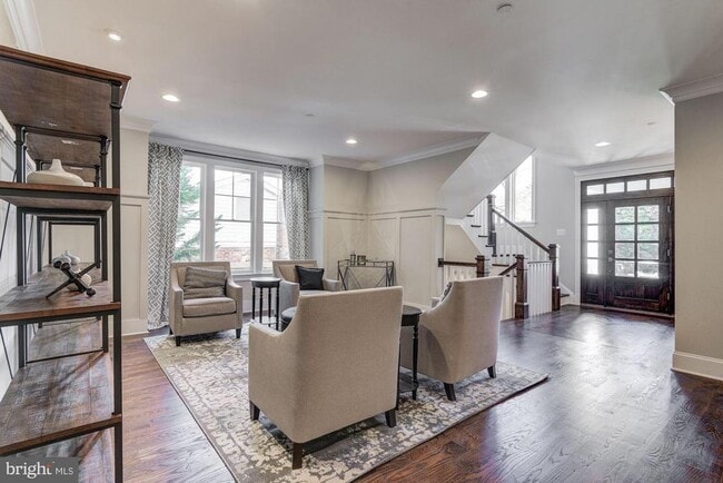Foto del edificio - 5700 Tanglewood Dr