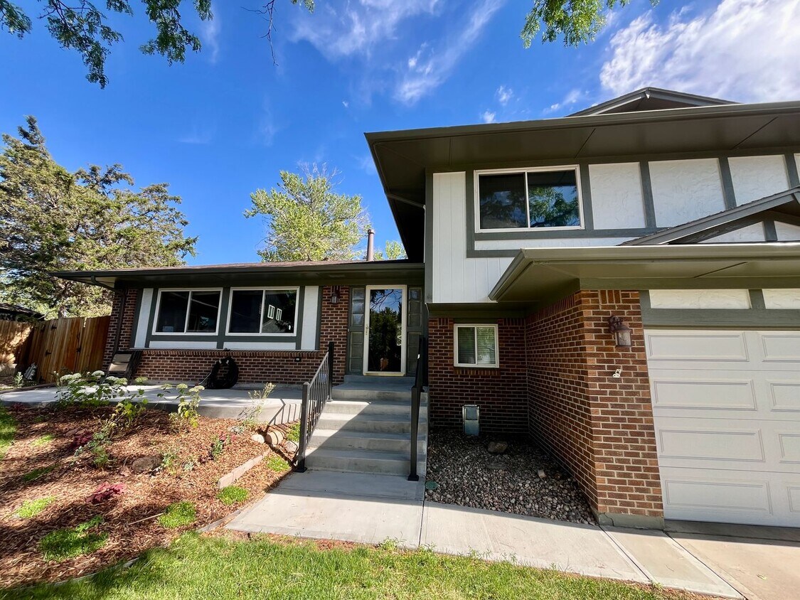 Beautiful 4 bed 2.5 bath in Hampden neighborhood! - Beautiful 4 bed 2.5 bath in Hampden neighborhood!