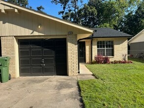 Building Photo - 1321 Forest Dr