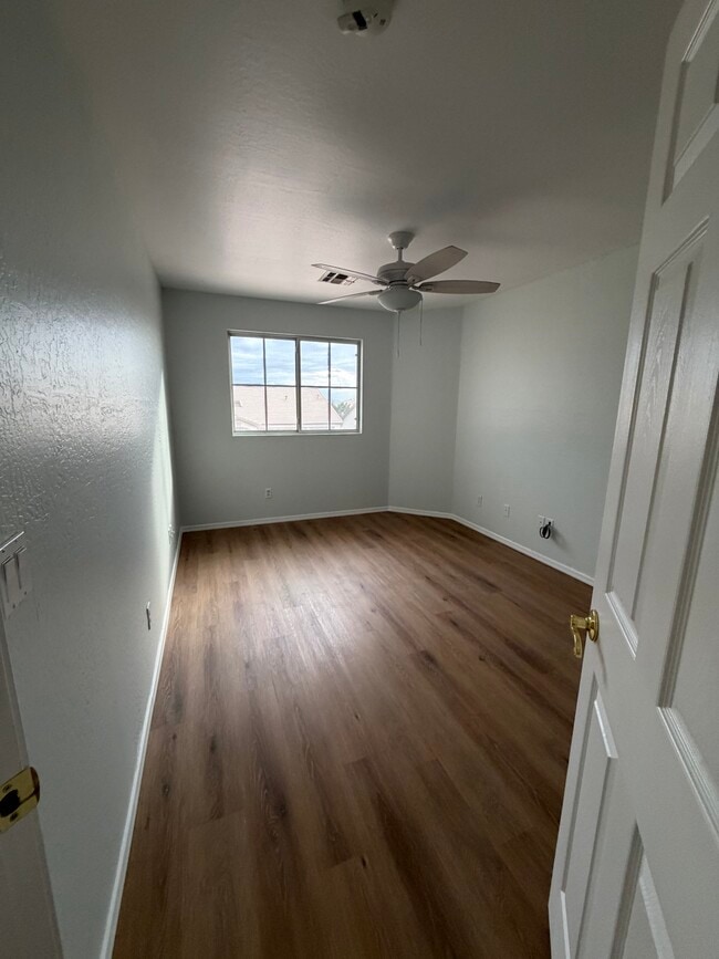 Building Photo - 6406 W El Cortez Pl