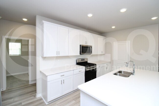 Building Photo - 10436 Potawatomi Ln