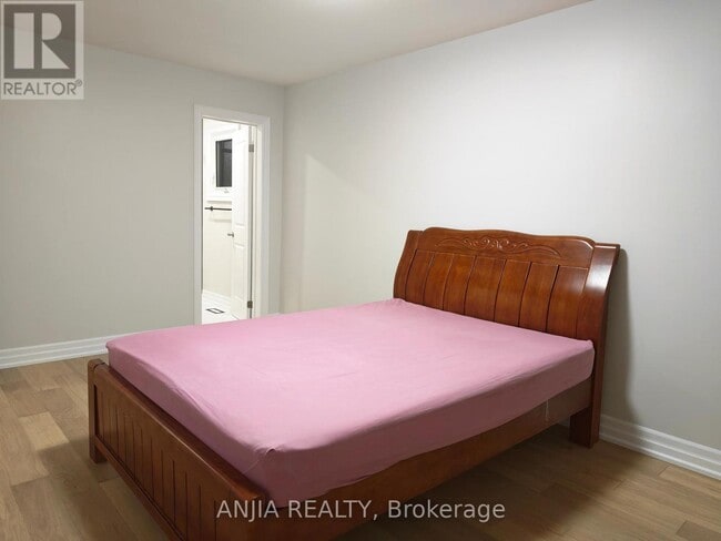 Building Photo - 5 Janna Ct