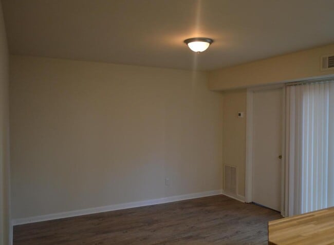 Building Photo - 6977 East Tanners Creek Drive