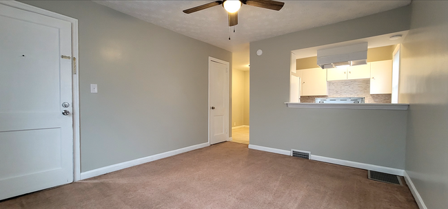 Foto del edificio - Beautiful studio Apartment Close to Wright...