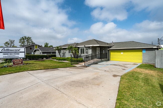 Leasing Office - Cottonwood Apartments