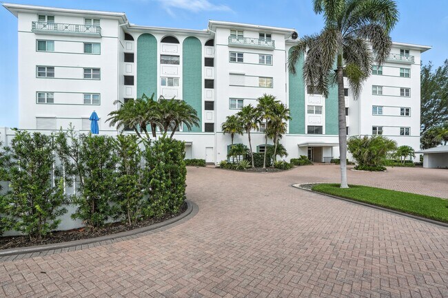 Foto del edificio - 2011 Gulf Shore Blvd N