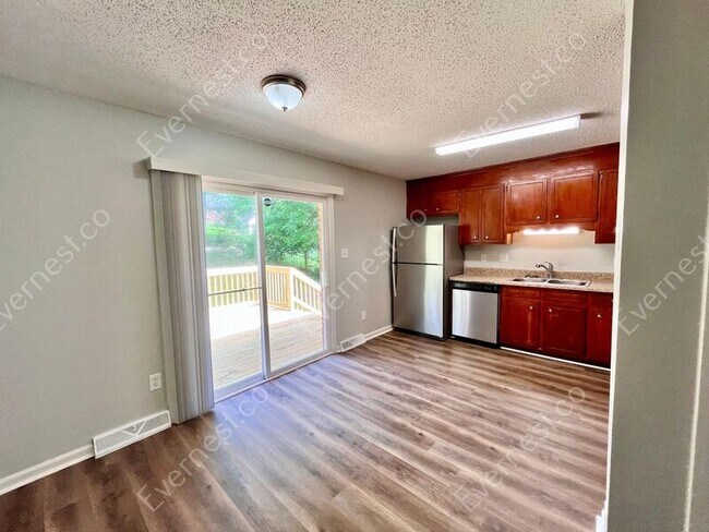 Building Photo - 1415 Painter Pl