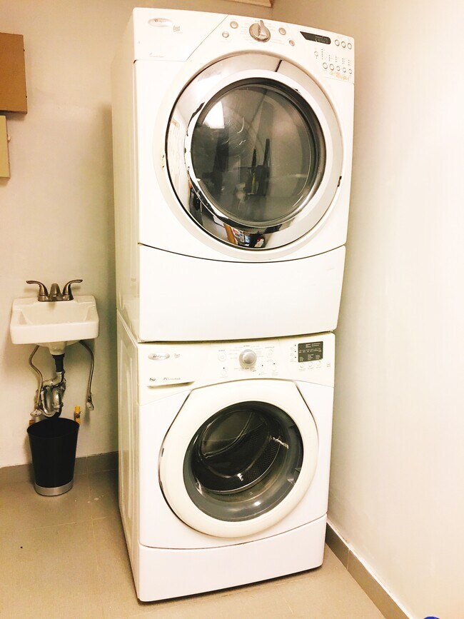 Laundry - 380 S 5th St