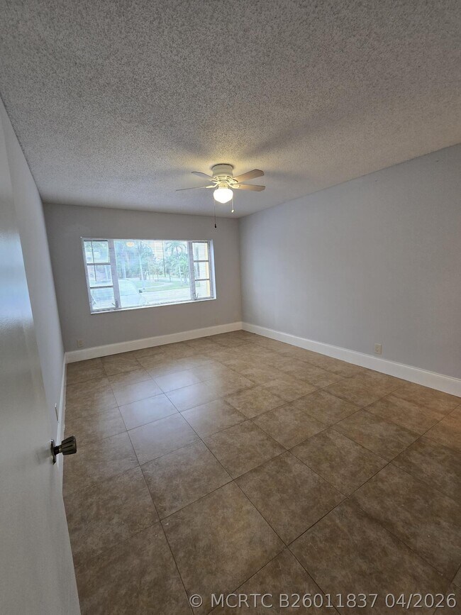 Foto del edificio - 5840 NE 22nd Way