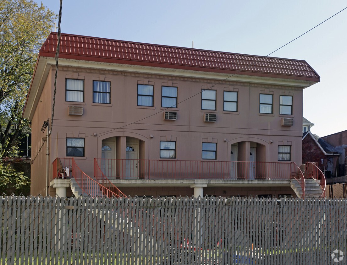 Building Photo - 2034-2036 John F Kennedy Blvd