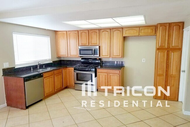 Foto del edificio - 7951 Deer Creek Drive Sacramento CA