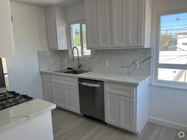 Kitchen - 18139 Roscoe Blvd