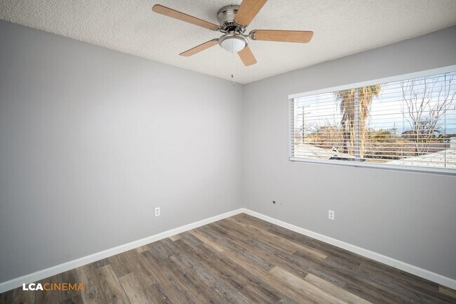 Foto del edificio - 322 Decatur St