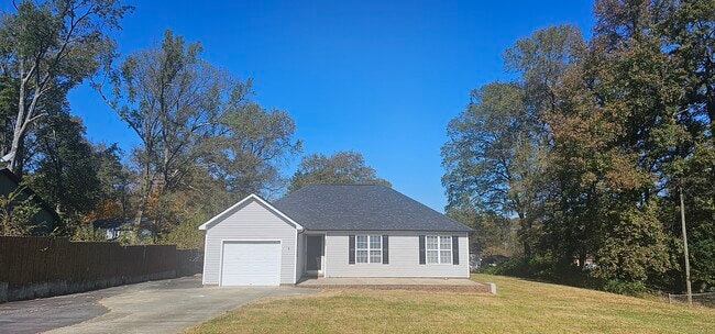 Building Photo - 121 Morris Dr