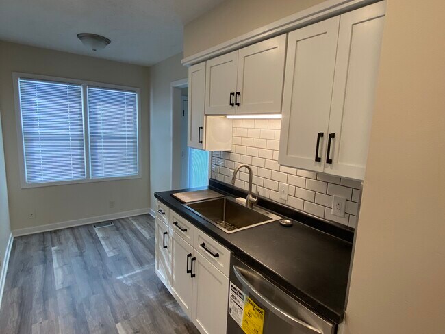 Foto del edificio - 10713 Browne St