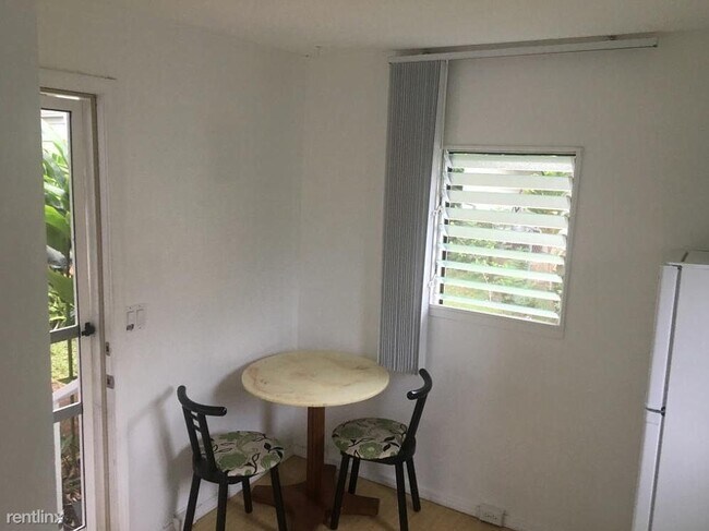 Building Photo - 1 br, 1 bath House - 2746 Kahawai St