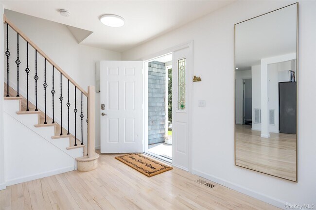 Foto del edificio - 371 S River Rd