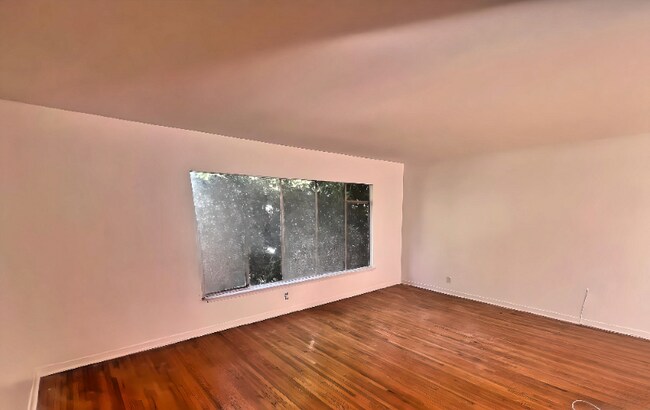 Foto del edificio - 1214 S Bronson Ave