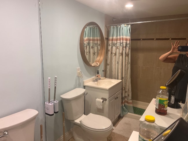 Building Photo - 2900 NE 14th St