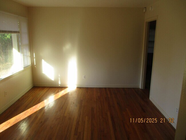 Foto del edificio - 151 Force Dr