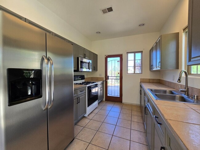 Foto del edificio - 4141 Soaring Eagle Ln