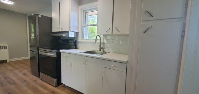 Building Photo - 57a Quinte Vw Dr