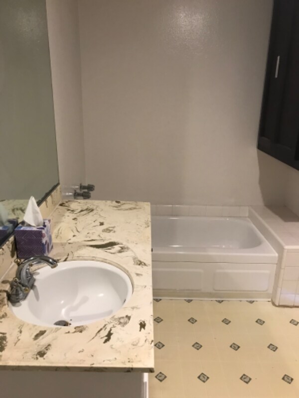 Building Photo - 334 Gladys Ave